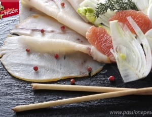 Pesce Spada con insalata di finocchi e pompelmo